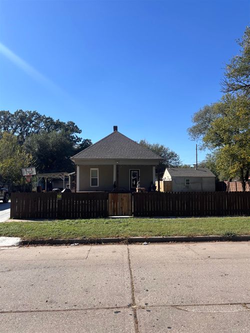 2005 S Wichita St, Wichita, KS, 67213-4922 | Card Image