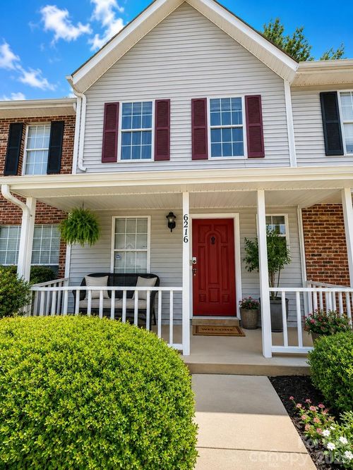 6216 Windsor Gate Ln, Charlotte, NC, 28215-4259 | Card Image