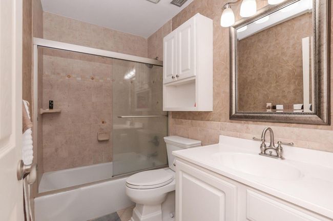 APT-2-202 - 2050 Oleander Blvd, Condo with 1 bedrooms, 2 bathrooms and null parking in Fort Pierce FL | Image 7
