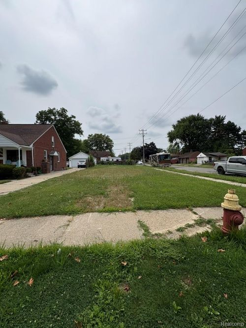 14100 Edmore Dr, Detroit, MI, 48205-1258 | Card Image