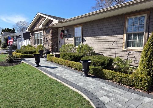 1568 Carl Ave, Holbrook, NY, 11741-2318 | Card Image