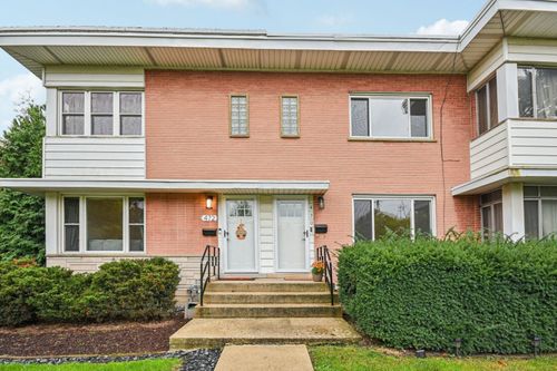 470 E Vallette St, Elmhurst, IL, 60126-4152 | Card Image