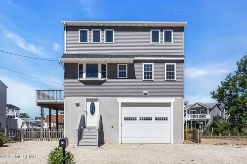 27 Robert Dr, MANAHAWKIN, NJ, 08050-4224 | Card Image