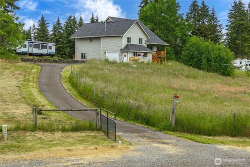 15216 140th Ln, Yelm, WA, 98597-9155 | Card Image