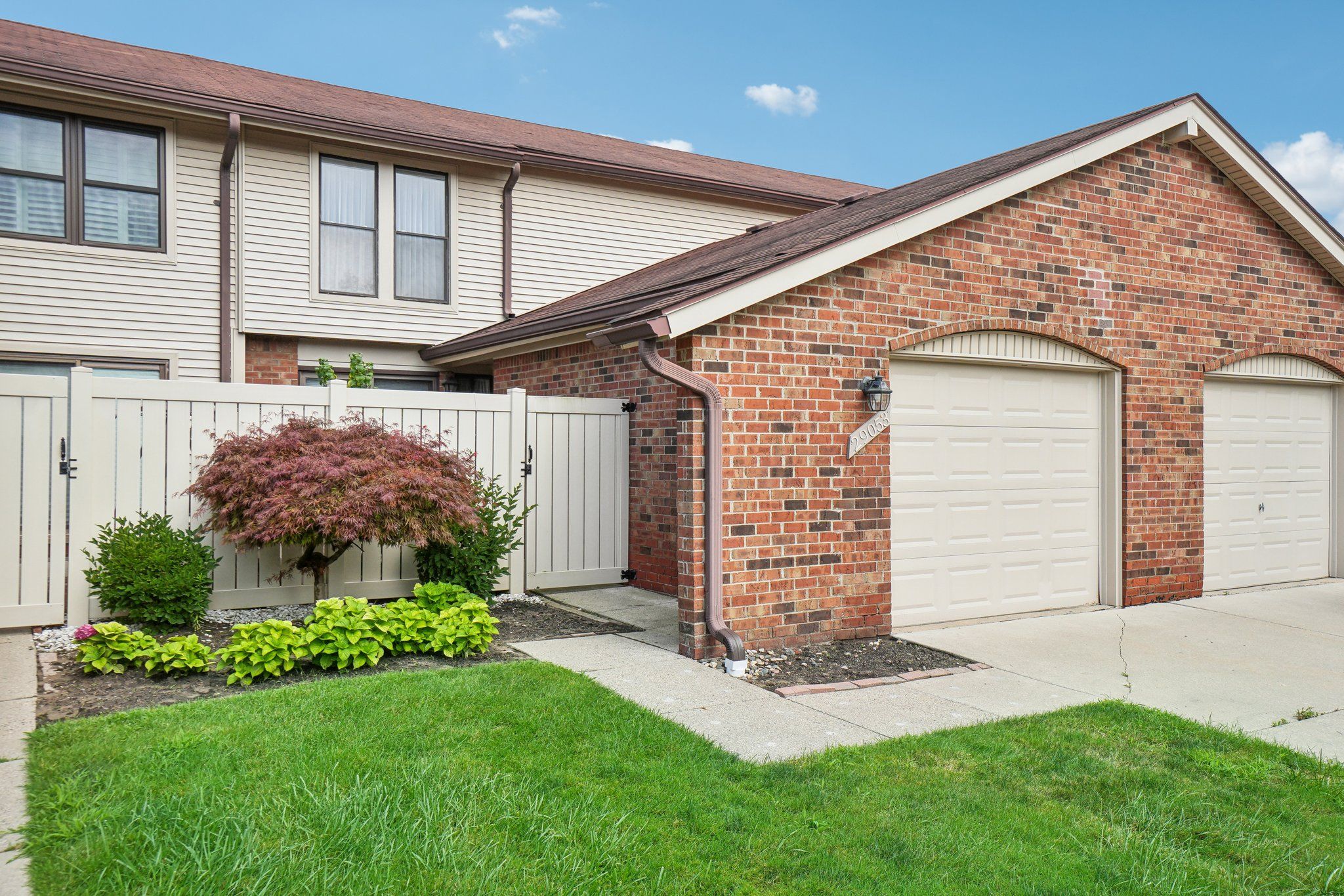 Tiffany Dr, Southfield, MI 48034