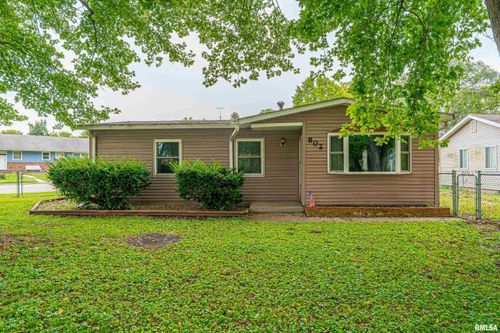 802 Bryan Ave, Lincoln, IL, 62656-3037 | Card Image