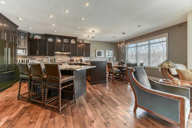 139 Valhalla Crescent Nw, Home with 4 bedrooms, 3 bathrooms and 4 parking in Calgary AB | Image 9