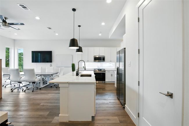102 - 4640 Munger Ave, Townhouse with 2 bedrooms, 3 bathrooms and null parking in Dallas TX | Image 8