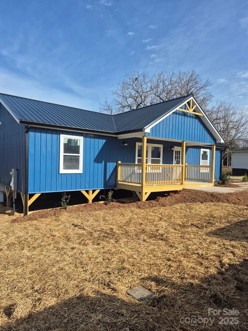 300 South Ave Sw, Valdese, NC, 28690-3138 | Card Image