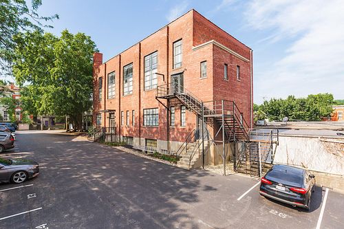 2c-2r-118 W 5th St, Covington, KY, 41011-1481 | Card Image