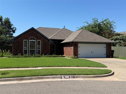 300 Ramsey Court, Norman, OK, 73072 | Card Image