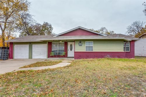 2403 Greenway Street, Arlington, TX, 76010 | Card Image