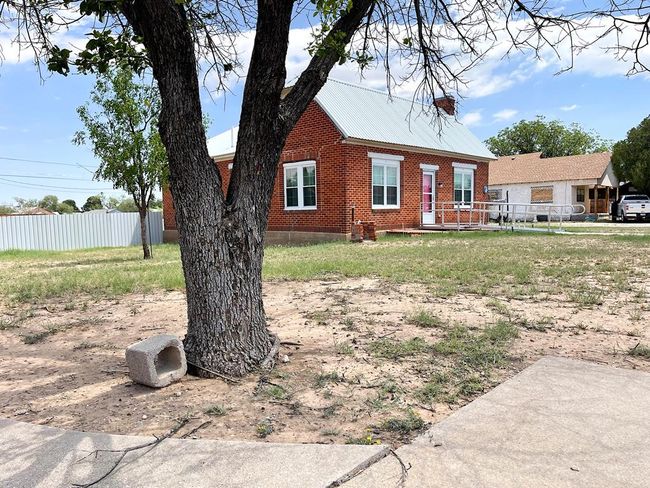 501 E 15 Th St, House other with 2 bedrooms, 1 bathrooms and 2 parking in Big Spring TX | Image 5
