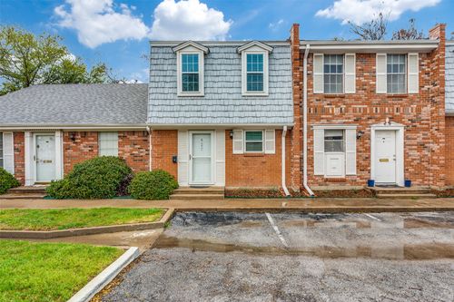 927 Roaring Springs Rd, Fort Worth, TX, 76114-4478 | Card Image