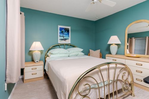 c205-300 Stevens Landing Dr, MARCO ISLAND, FL, 34145-6922 | Card Image