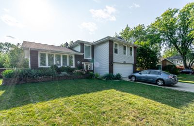 912 Sumac Lane, House other with 4 bedrooms, 2 bathrooms and 2 parking in Mount Prospect IL | Image 2