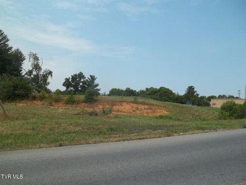 220 Silver Lake Rd, Church Hill, TN, 37642-3566 | Card Image