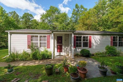 461 Fordham Ln, STANARDSVILLE, VA, 22973-3518 | Card Image