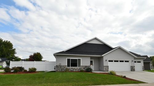 260 Golden Bear Ln, Zumbrota, MN, 55992-5182 | Card Image