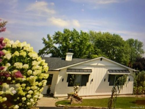 1 Leesburg Ct, Mount Sinai, NY, 11766-2618 | Card Image