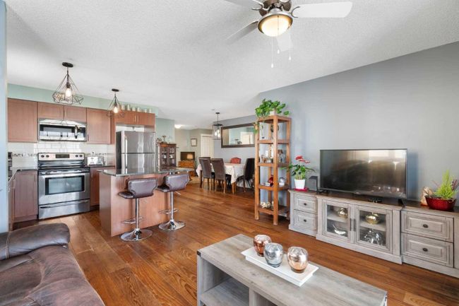 3301 - 279 Copperpond Common Se, Home with 2 bedrooms, 2 bathrooms and 1 parking in Calgary AB | Image 5