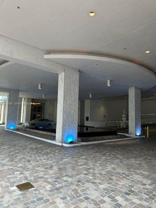 apt-1014-1050 Brickell Ave, Miami, FL, 33131-3905 | Card Image