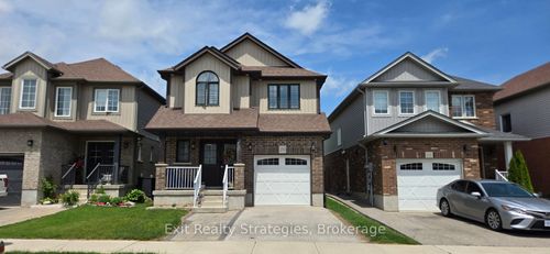 250 Moorlands Cres, Kitchener, ON, N2P0C4 | Card Image