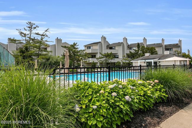 7 Navesink Ct, Condo with 3 bedrooms, 4 bathrooms and 2 parking in Long Branch NJ | Image 6