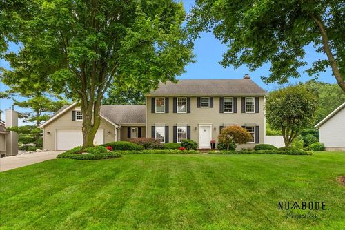8630 Cedar Lake Dr, Jenison, MI, 49428-9559 | Card Image