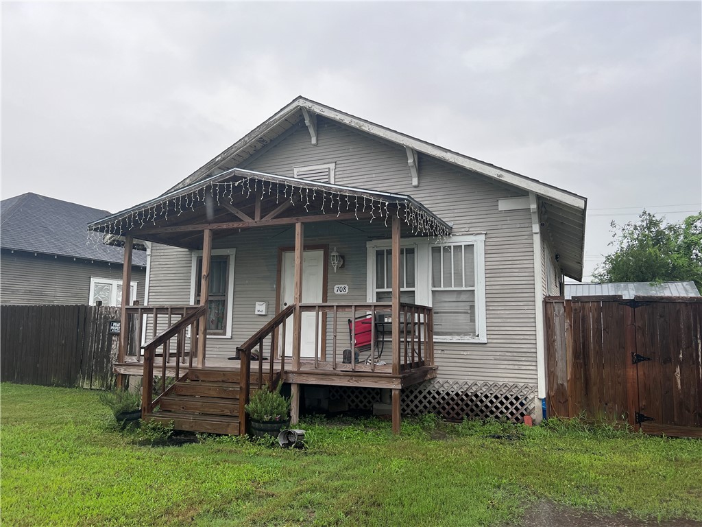 Market St, Sinton, TX 78387