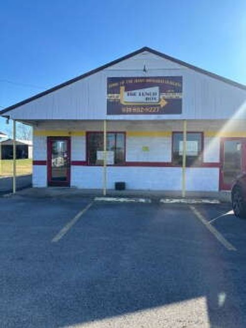 2124 Woodlawn Rd, Woodlawn, TN, 37191-9000 | Card Image