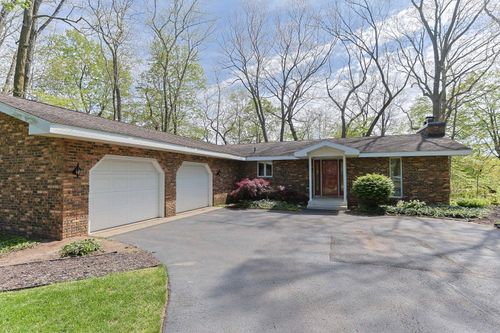 125 Scenic View Dr, Niles, MI, 49120-8827 | Card Image