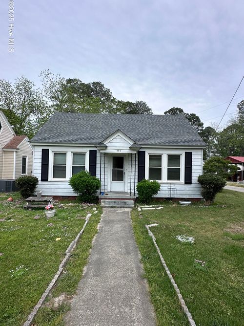 300 W Bryant St, Enfield, NC, 27823-1112 | Card Image