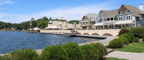 16 Springbrook Trl, Sparta, NJ, 07871-2209 | Card Image