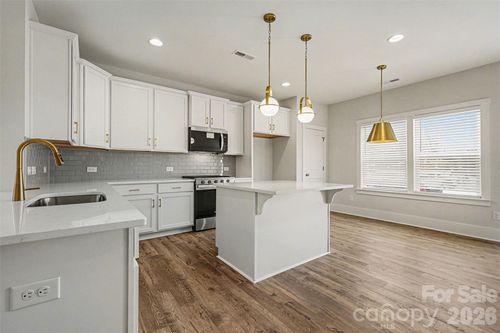 4768 Americana Ave, Charlotte, NC, 28215-1521 | Card Image