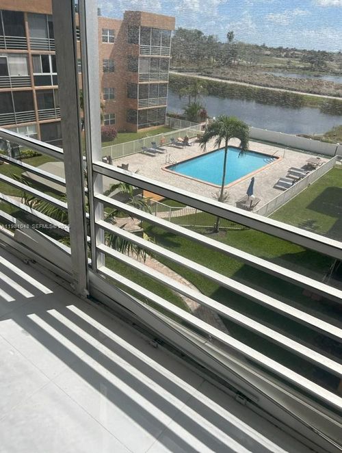 411-3048 E Sunrise Lakes Dr, Sunrise, FL, 33322-1771 | Card Image