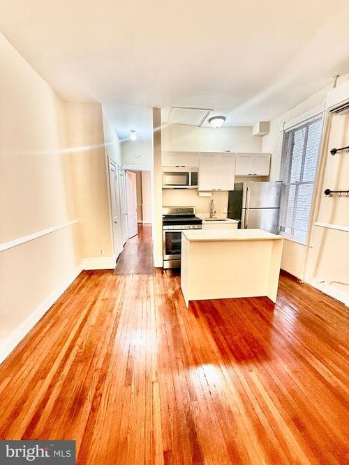 2-911 Prince St, ALEXANDRIA, VA, 22314-3081 | Card Image