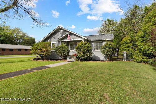 172 Holmes St, Lucedale, MS, 39452-6500 | Card Image