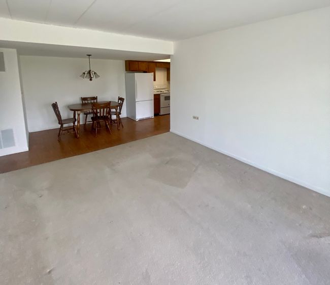 APT-7C - 5300 Walnut Ave, Condo with 2 bedrooms, 1 bathrooms and 3 parking in Downers Grove IL | Image 7