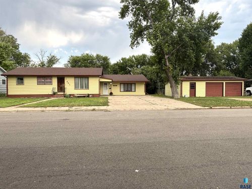 321 E 8th St Street, Miller, SD, 57362 | Card Image
