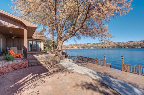 16 S Lakeshore Dr, Ransom Canyon, TX, 79366-2402 | Card Image