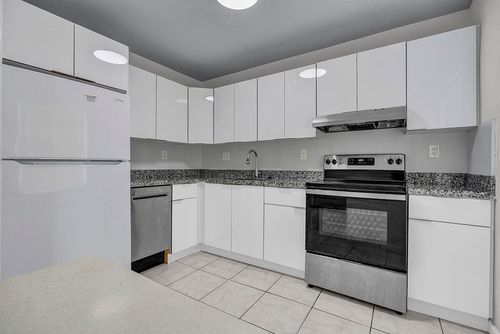308-340 Nw 19th St, Boca Raton, FL, 33432-1571 | Card Image