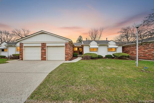 28564 Aspen Dr, Warren, MI, 48093-4280 | Card Image