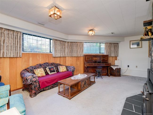 1531 Knight Ave, House other with 5 bedrooms, 3 bathrooms and 2 parking in Saanich BC | Image 15