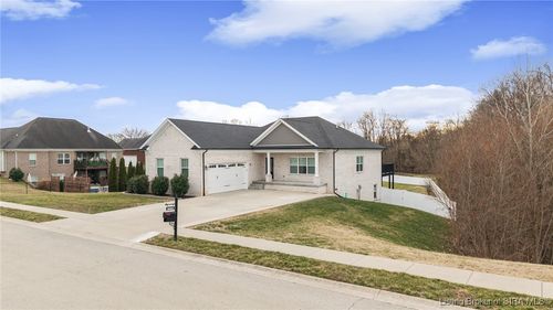 8002 Shady View Dr, Charlestown, IN, 47111-7909 | Card Image