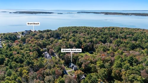 28 Brandt Beach Ave, Mattapoisett, MA, 02739-1757 | Card Image