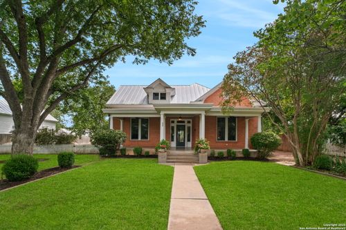 509 W Austin St, Fredericksburg, TX, 78624-3209 | Card Image