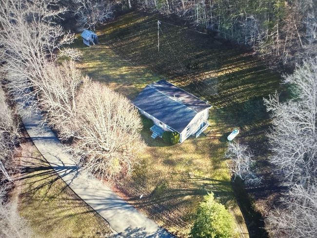 View of home, shed.... barn is to the left | Image 35