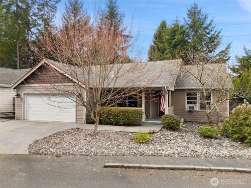 8992 Denise Pl Ne, Bremerton, WA, 98311-8818 | Card Image