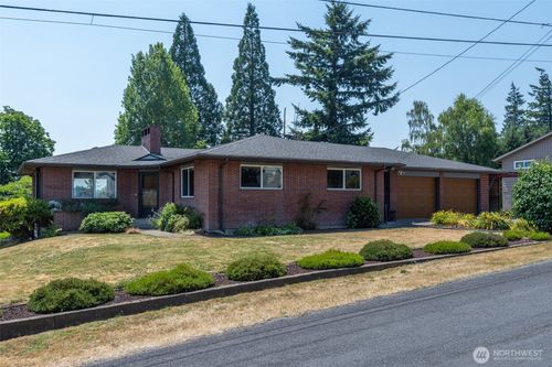 135 Victoria St, Longview, WA, 98632-5833 | Card Image